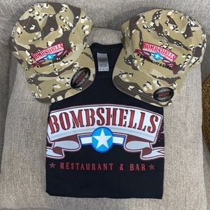 Bombshells T-shirt w2 caps